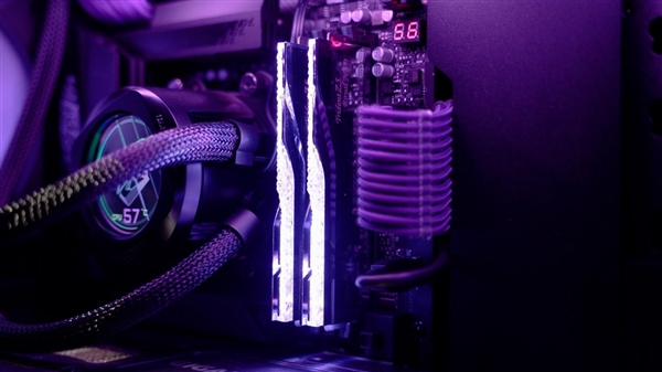 硬核性能技嘉AORUS为PCL赛事解说R威客电竞注册ASH悲喜定制电竞MOD主机(图6)